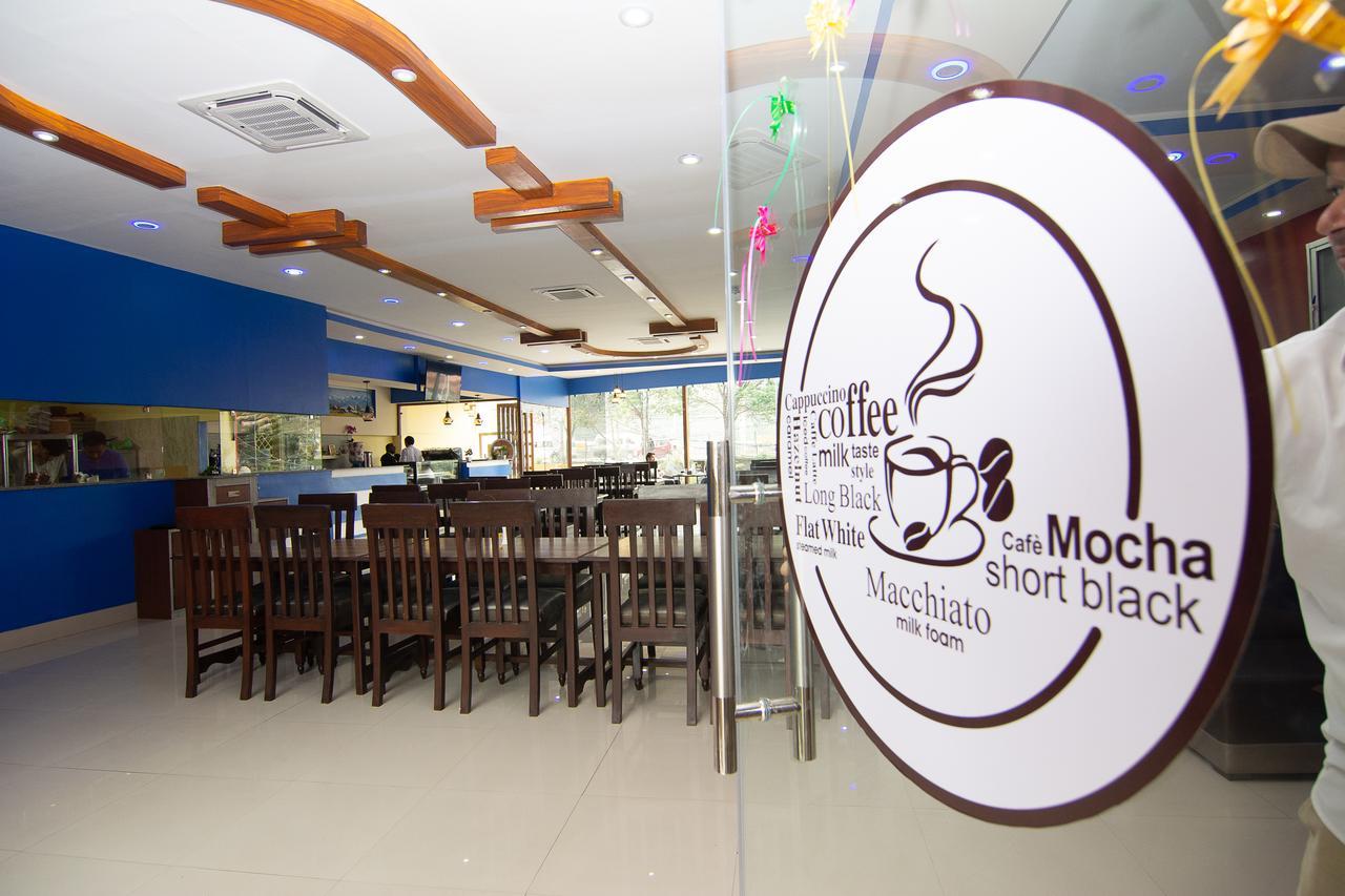 Hotel Dine & Dream Catmandu Exterior foto