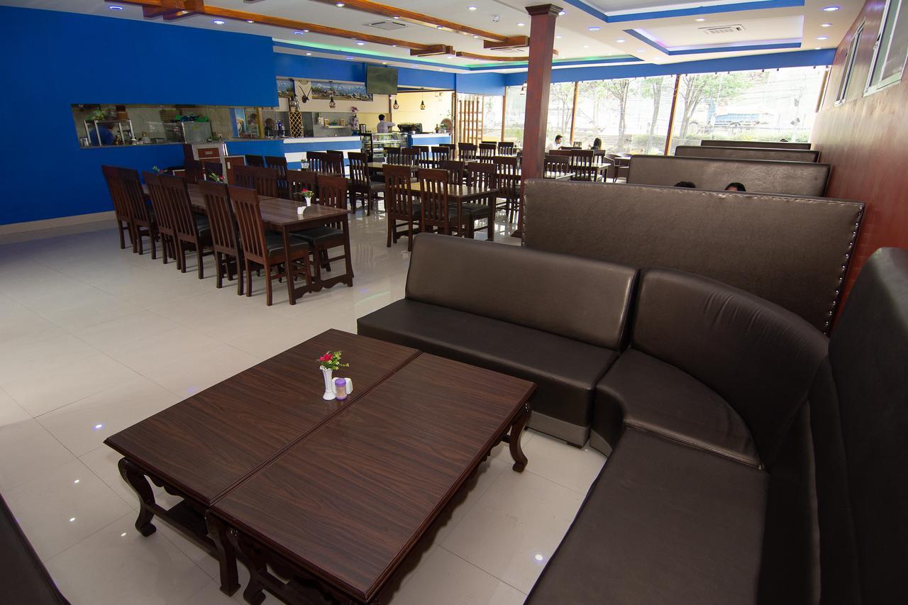 Hotel Dine & Dream Catmandu Exterior foto