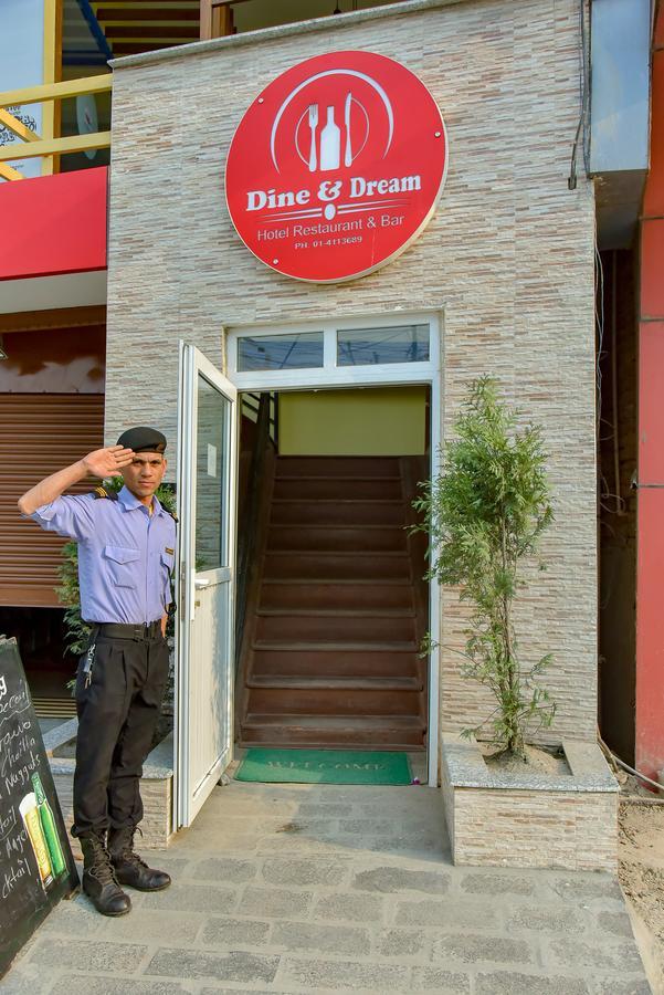 Hotel Dine & Dream Catmandu Exterior foto